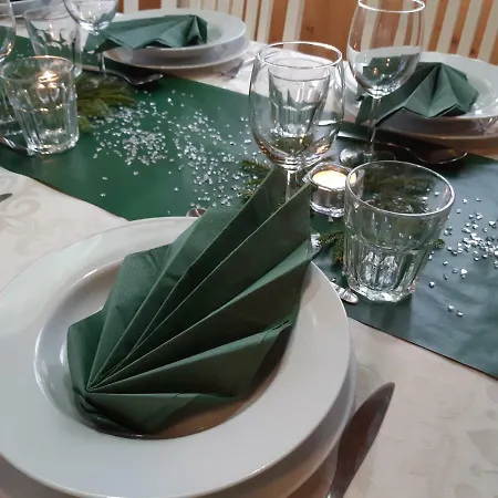 Niemelae With Jacuzzi 别墅